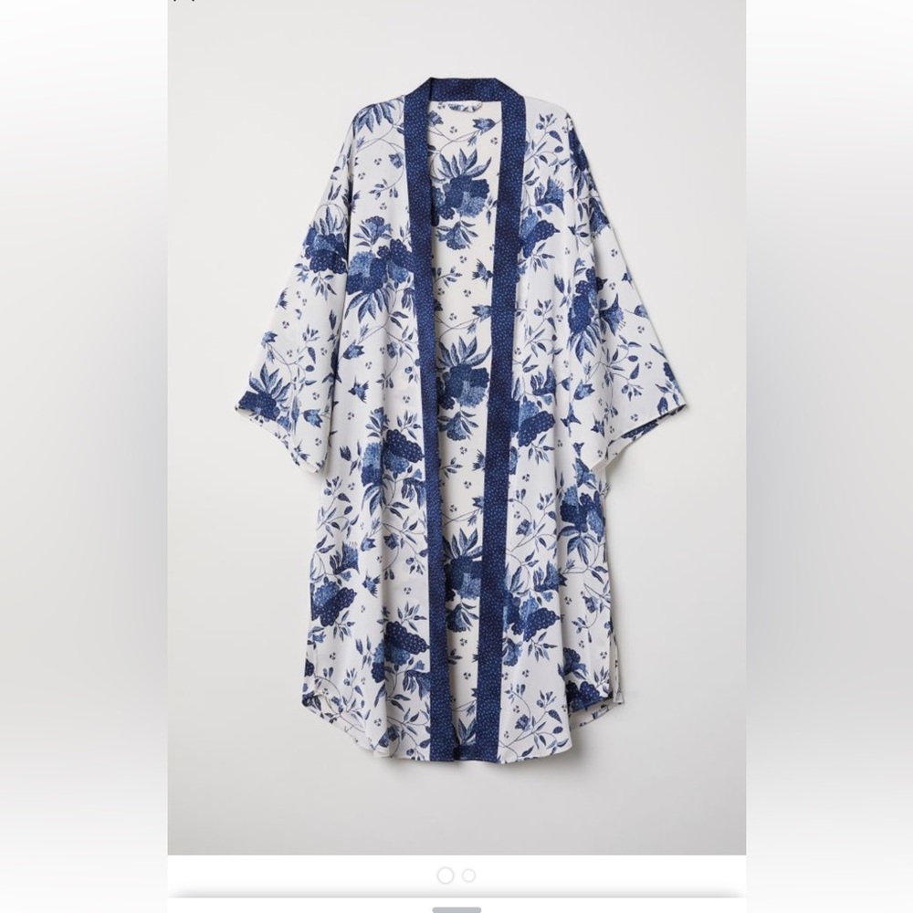 H&M Satin Crepe Blue and White Boho Kimono Robe with Side Slit Size XS Small